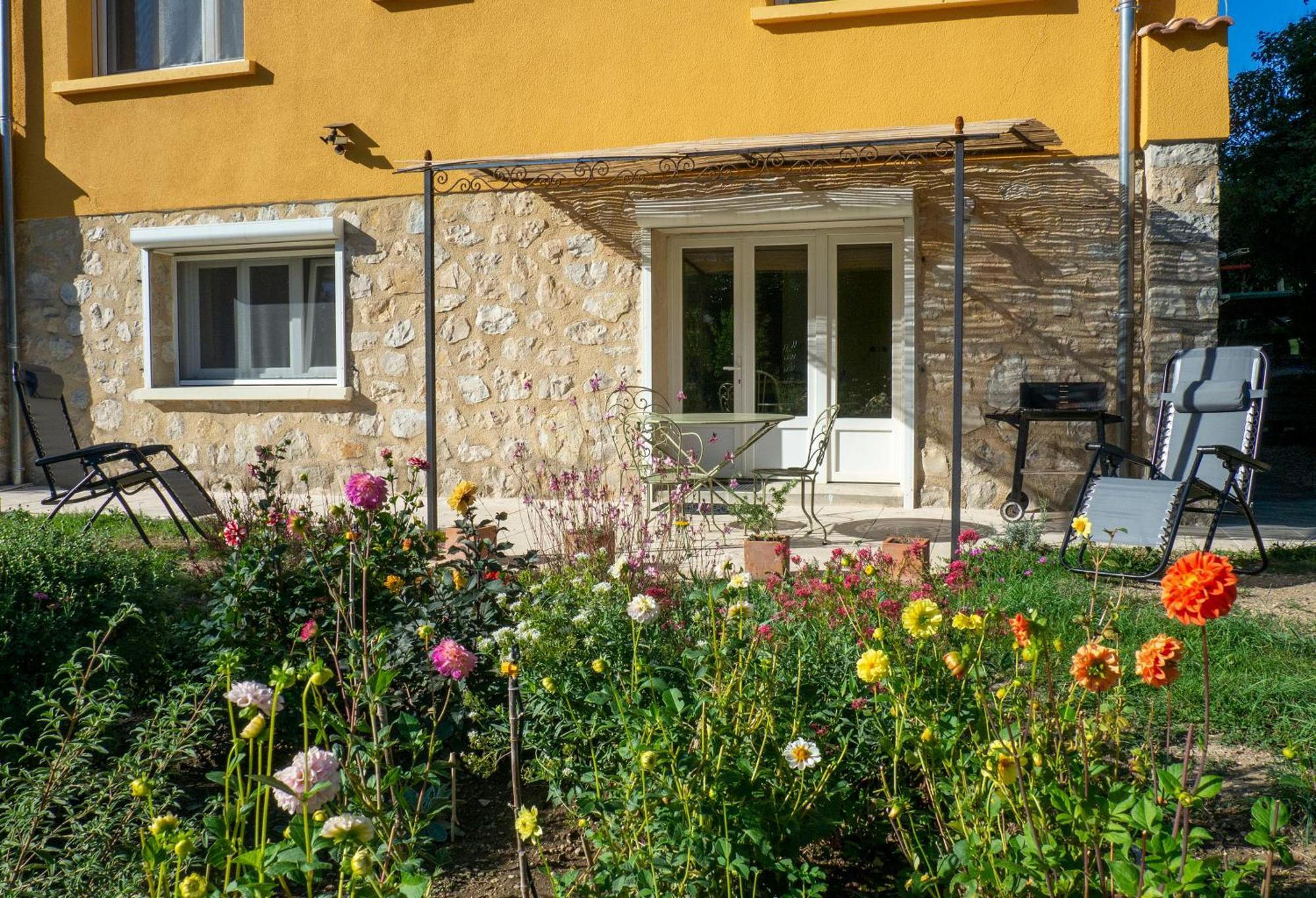 Gite De L'Ancienne Gare Buis-les-Baronnies Exteriér fotografie